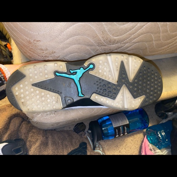 Worn to a birthday party to match-genuine pair of youth Air Jordan 6’s - Picture 8 of 9